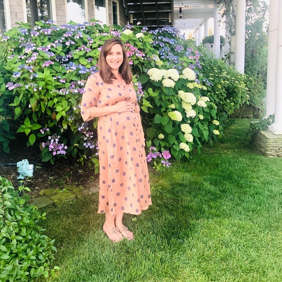 Meet your Posher, Nicole - Picture 1 of 2